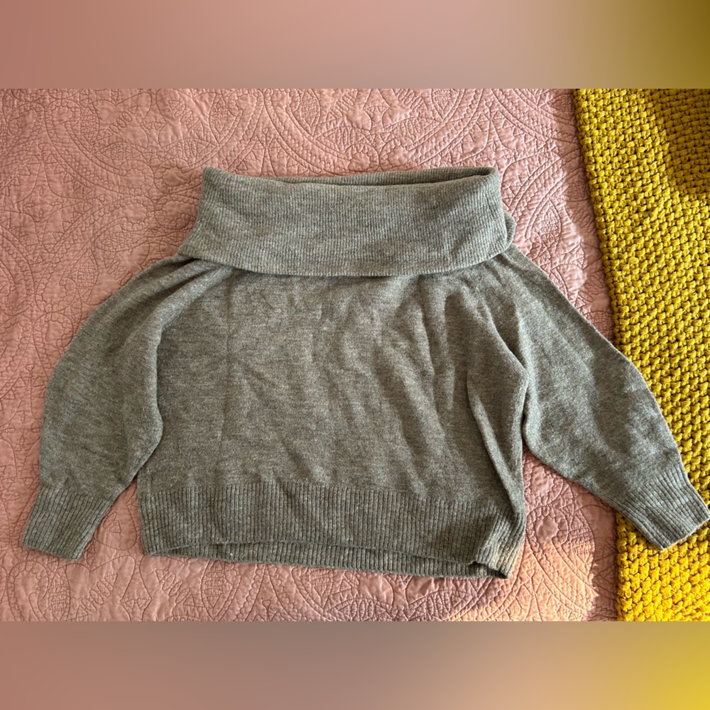 Beige Off the Should H&M Sweater size L